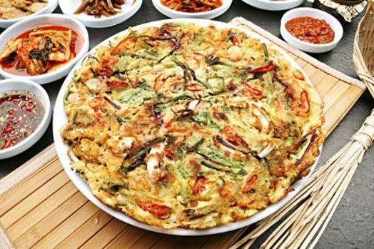 Korean seafood pancake pajeon